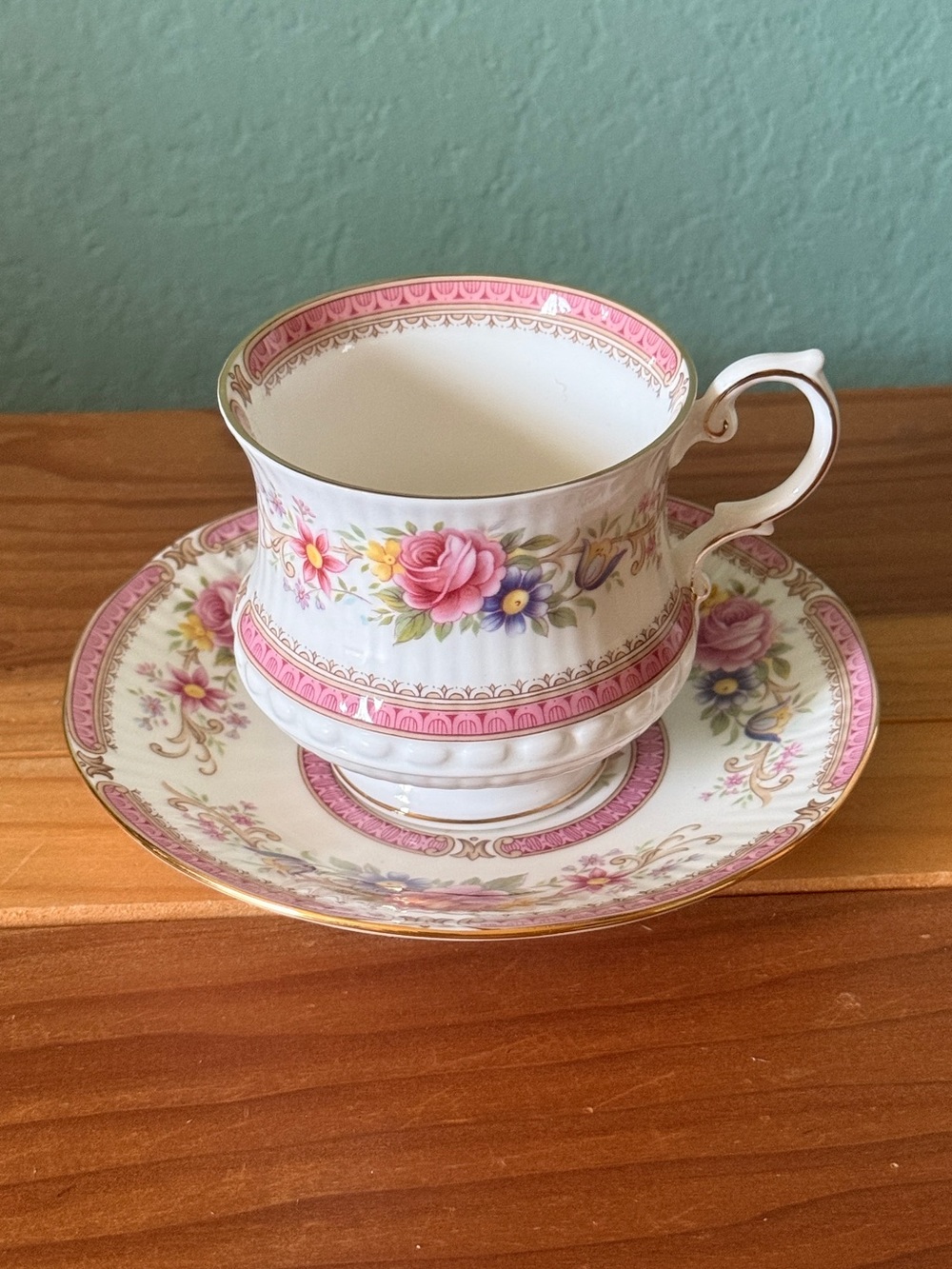 Vintage Queen’s Richmond Fine Bone China Teacup & Saucer England Floral